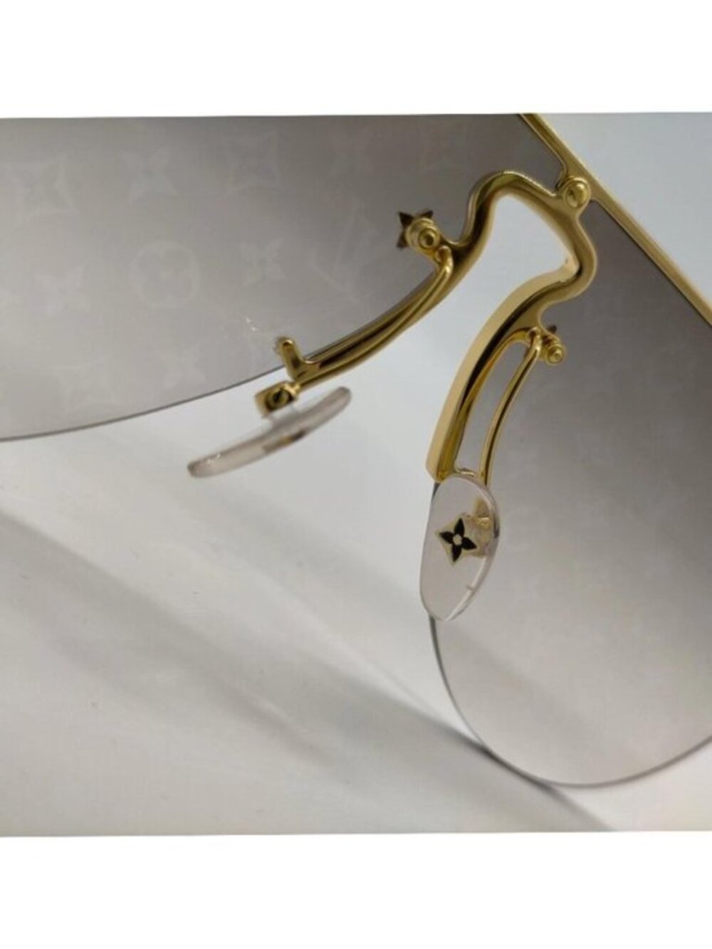 Authentic Louis Vuitton Attitude Pilot Sunglasses Gold Frame Gray Monogram Lens - Picture 7 of 10